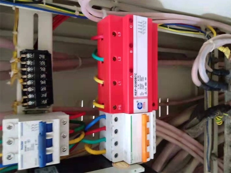 电源防雷器安装